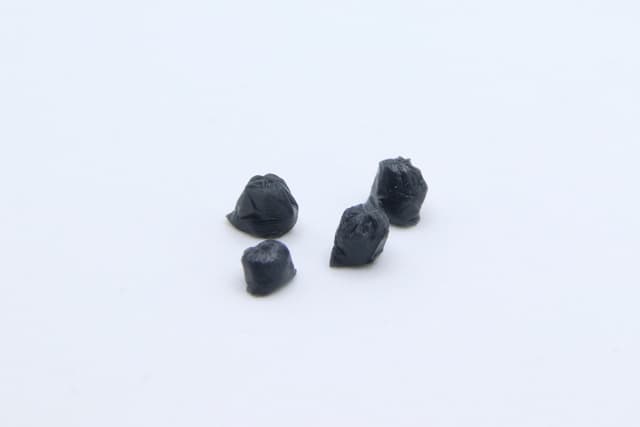 4 anthracite colored garbage bags in H0