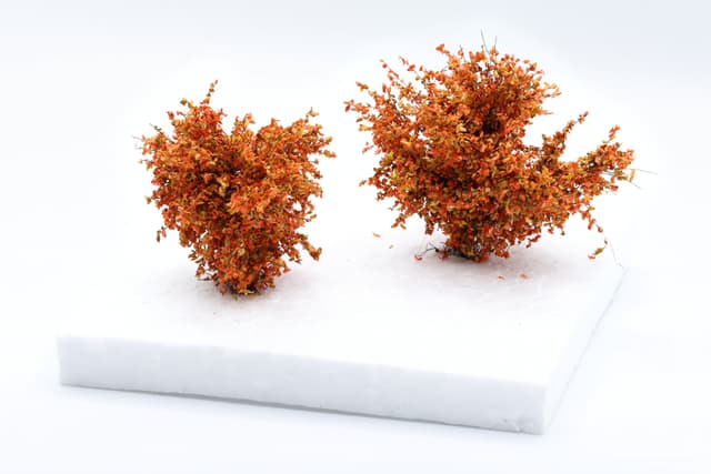 Set of 2 medium-sized bushes in orange, scale 1:87 / H0